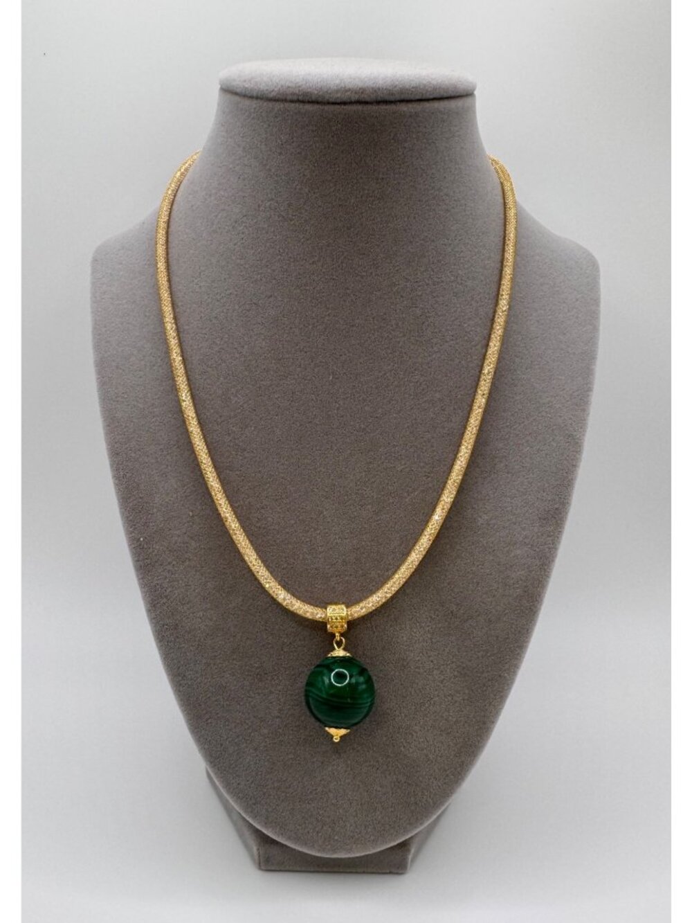 Gold Tone Mesh Necklace Green Banded Stone Pendant Statement Necklace 16.5”